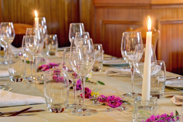 athos-dining-table-set
